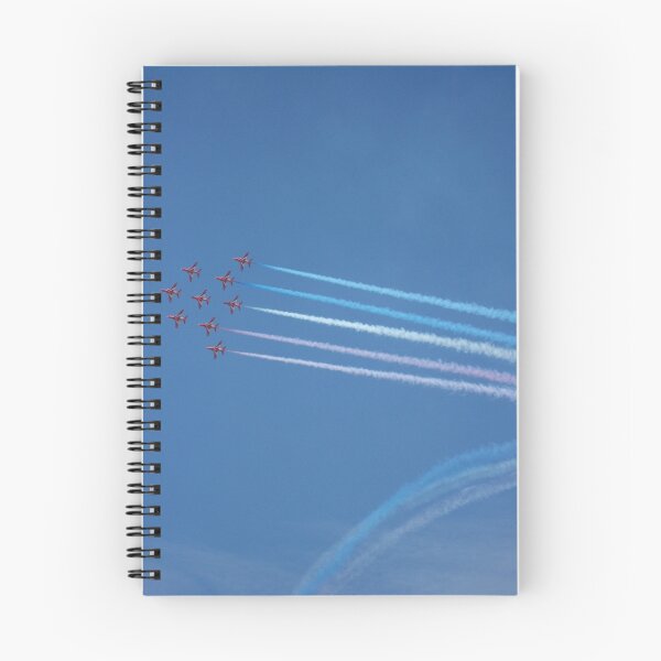 Aperçu de l'œuvre Red Arrows Streaking créée et vendue par rualexa.