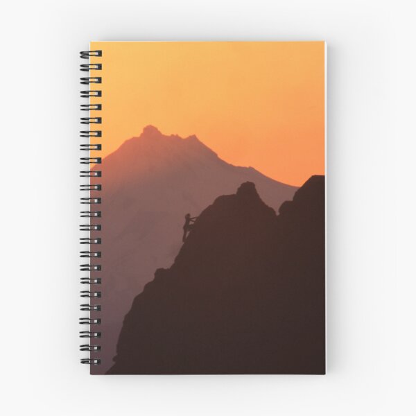 Aperçu de l'œuvre Climber and Mt. Jefferson Sunset créée et vendue par imager1.