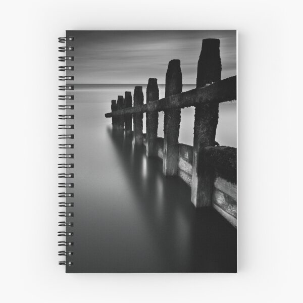 Artikelvorschau, The Groynes - B&W entworfen und verkauft von canuck photography.