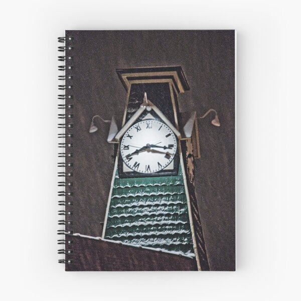 Aperçu de l'œuvre Snowy Clock créée et vendue par jaypwhite.