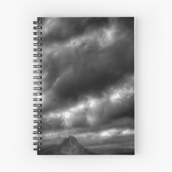 Artikelvorschau, Stormy Butte entworfen und verkauft von Bob Larson.