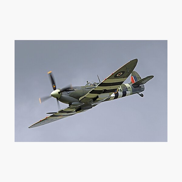 Aperçu de l'œuvre Spitfire MH 434 - Dunsfold 2014 créée et vendue par Colin  Williams Photography.