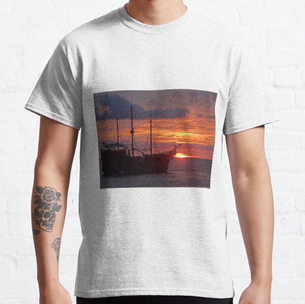 Marigalante's Sunset II - Puesta Del Sol De Marigalante Classic T-Shirt