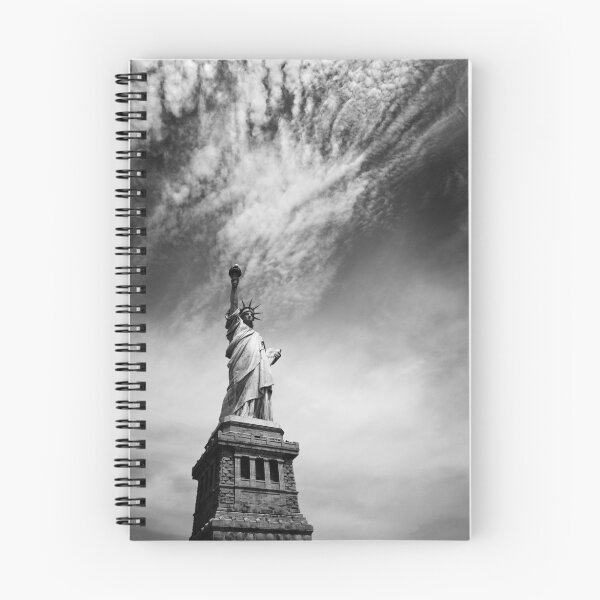 Artikelvorschau,  USA
Miss Liberty entworfen und verkauft von Nina Papiorek.