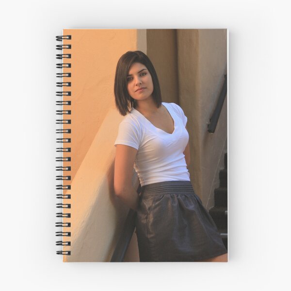Artikelvorschau, Ressa 01 entworfen und verkauft von Renee D. Miranda.