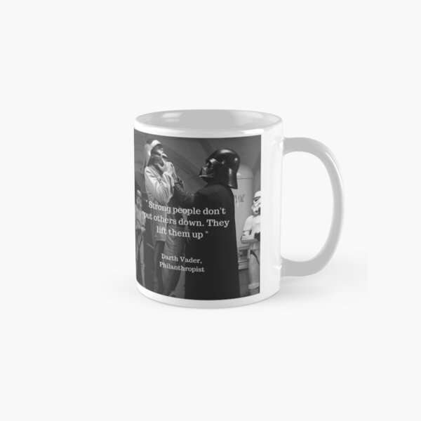 Artikel-Vorschau von Starke Menschen machen andere nicht herab, sie erheben sie, designt und verkauft von memeshirtees.