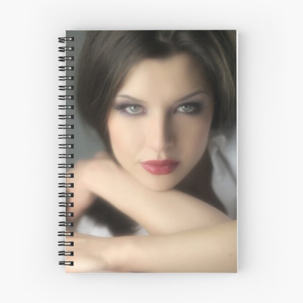 Artikelvorschau,  geschmackvoll und elegant. ": http: //www.redbubble.com/groups/portraits-in-studio-lighting
"The Silky Touch": http: //www.redbubble.com/groups/the-silky-touch
"JPG Cast-Offs": http: //www.redbubble.com/groups/jpg-cast-offs
"Götter und Göttinnen": htt entworfen und verkauft von VladimirFloyd.