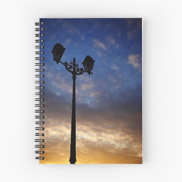 Artikelvorschau, Streetlights at dusk entworfen und verkauft von Remy NININ.