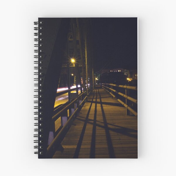 Aperçu de l'œuvre Night bridge créée et vendue par Realms.