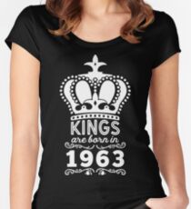 Camiseta entallada de cuello redondo Camisa del muchacho del cumpleaños - los reyes nacen en 1963