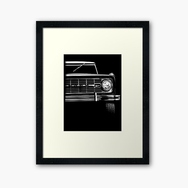 Vista previa del artículo con la obra «ford bronco, camisa negra», diseñado y vendido por hottehue.