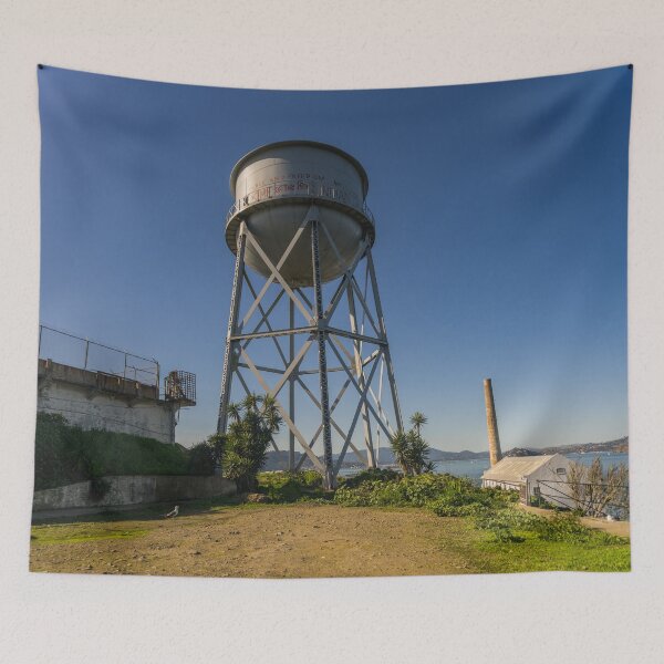 Aperçu de l'œuvre Château d'eau d'Alcatraz créée et vendue par KensLensDesigns.