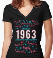 Camiseta entallada de cuello en V Hecho en 1963 - Envejecido para la perfección