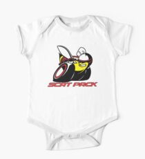Scat Pack rote Buchstaben Baby Body Kurzarm