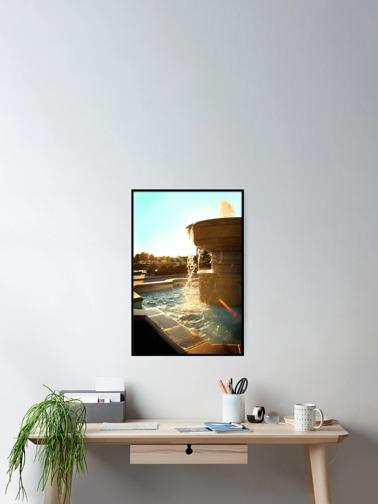 Aperçu 2 sur 3. Poster avec l'œuvre créée et vendue par Rdestruction.