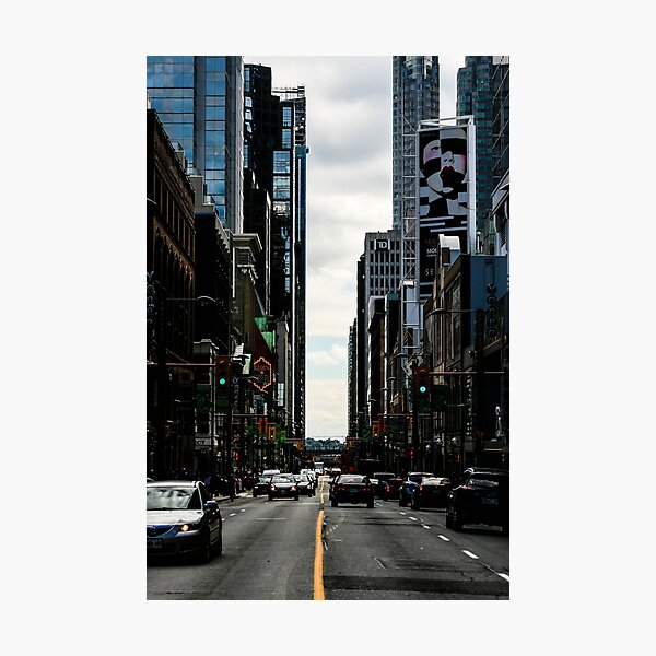 Aperçu de l'œuvre Yonge Street Toronto créée et vendue par Jason Dymock Photography.