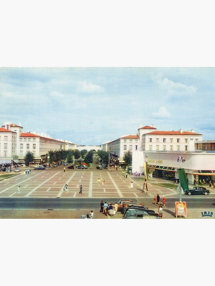 « Place Charles De Gaulle à Royan en 1961 » par Richet