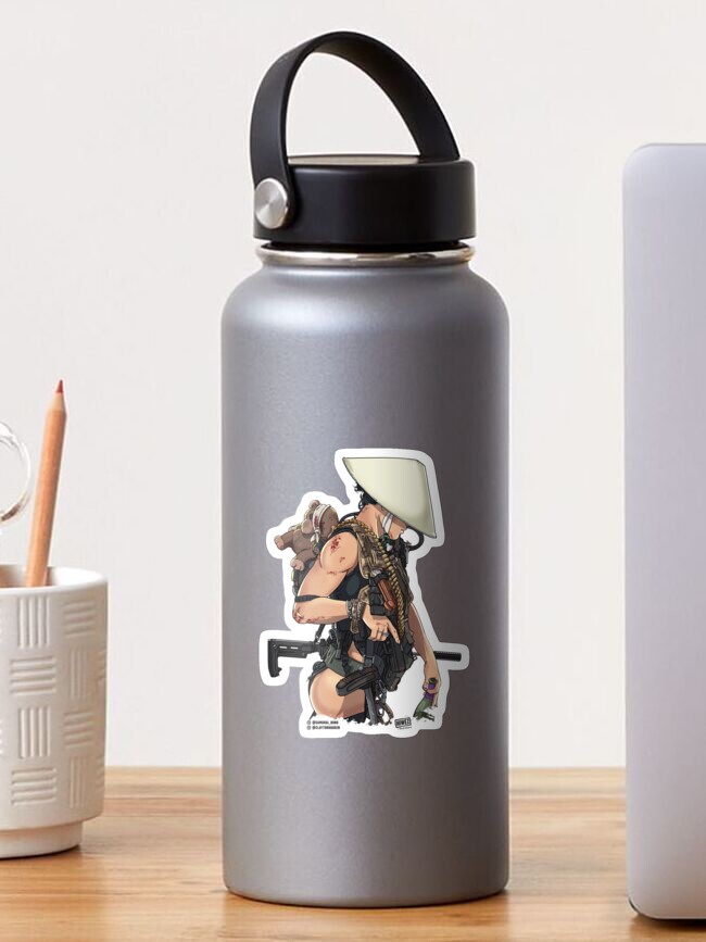 Imagen 1 de 3, Pegatina con la obra Apocalipsis militar mujer soldado, diseñada y vendida por hiwez.