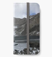 Chasm Lake in October iPhone Wallet/Case/Skin