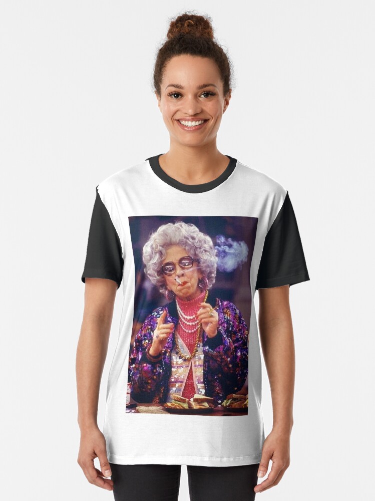 Alternative Ansicht von Oma Yetta Grafik T-Shirt