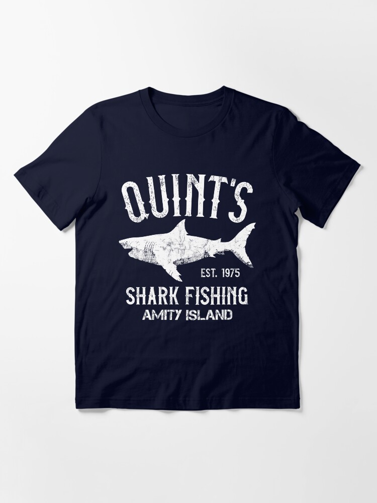 Aperçu 3 sur 7. T-shirt essentiel avec l'œuvre Pêche au requin de Quint - Amity Island 1975 créée et vendue par IncognitoMode.