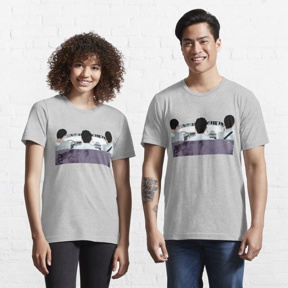 Aperçu de l'œuvre T-shirt essentiel créée et vendue par GillouParis.