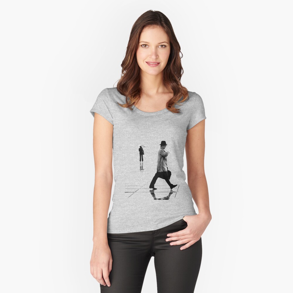 Aperçu de l'œuvre T-shirt échancré créée et vendue par GillouParis.