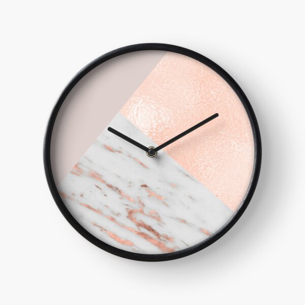 feuille d'or rose et un taupe doux. Horloge