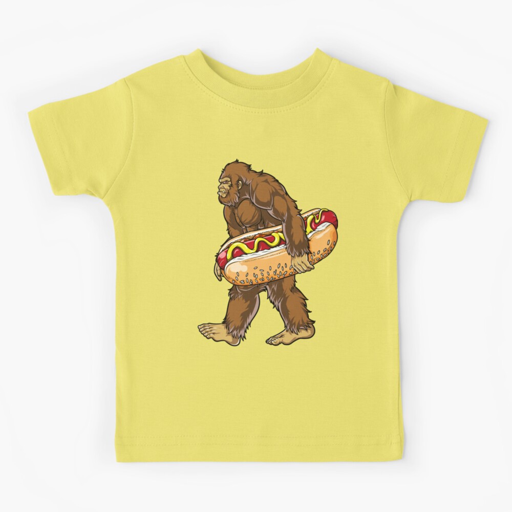 Sasquatch Pizza Sasquatch Carrying Pizza Bigfoot Pizza T-Shirt