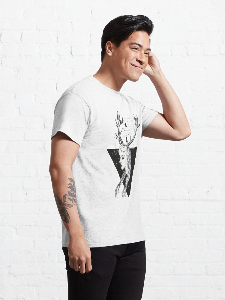 Alternate view of Queen of Terrasen Classic T-Shirt