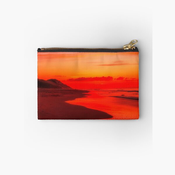 Aperçu de l'œuvre Coucher de soleil de décembre créée et vendue par ROY MCPEAK.