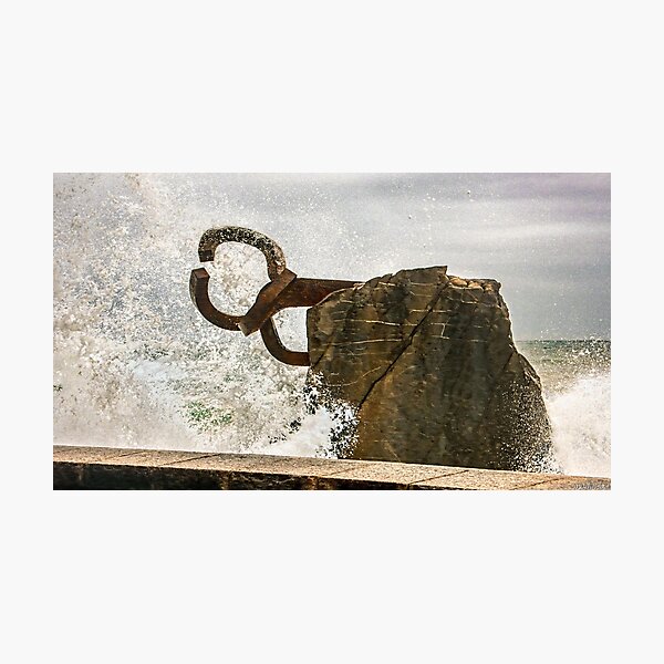 Vista previa del artículo con la obra «Peine Chillida Del Viento - Tempestad», diseñado y vendido por Weston  Westmoreland.