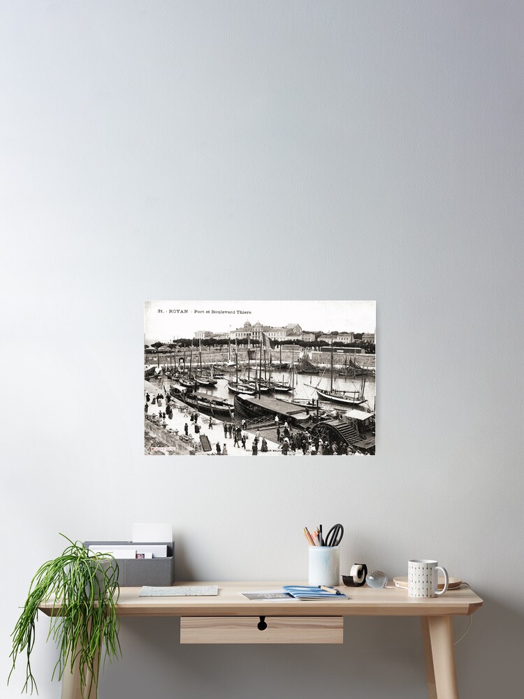 Aperçu 2 sur 3. Poster avec l'œuvre Port de Royan, années 1900 (2) créée et vendue par Richet.