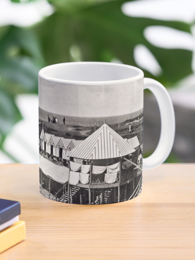Aperçu 1 sur 6. Mug à café avec l'œuvre Plage du Chay, années 1900 créée et vendue par Richet.