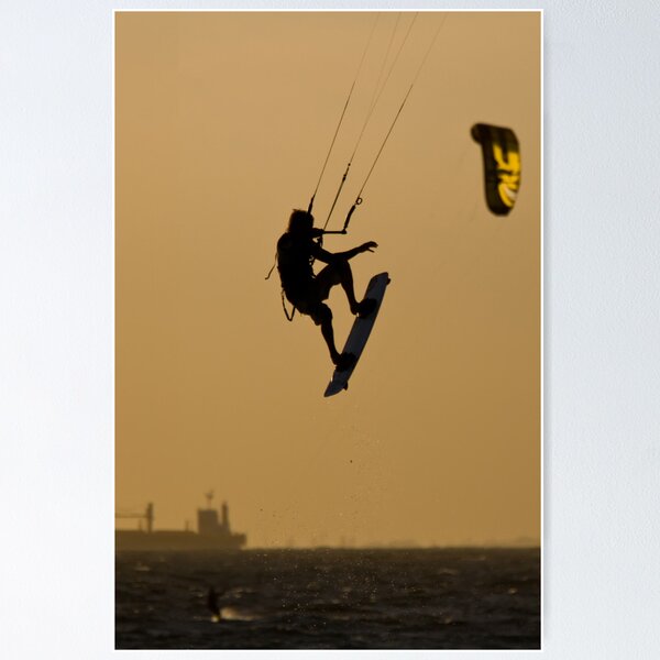 Artikel-Vorschau von KItesurfer aerial, designt und verkauft von Richard Majlinder.