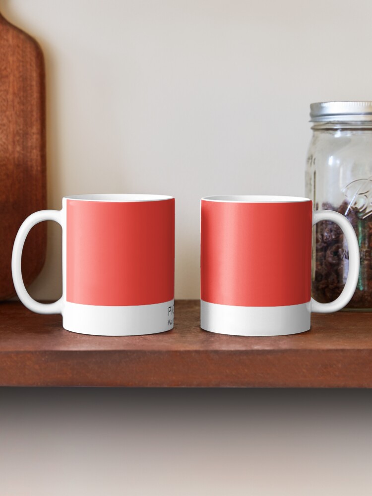 Aperçu 2 sur 6. Mug à café avec l'œuvre Pantone Warm Red C créée et vendue par anniesibon.