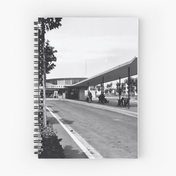 Aperçu de l'œuvre La gare routière de Royan dans les années 50 créée et vendue par Francois Richet.