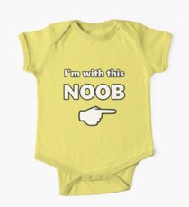 Ich bin mit diesem Noob - PC Gamer Master Race links Baby Body Kurzarm