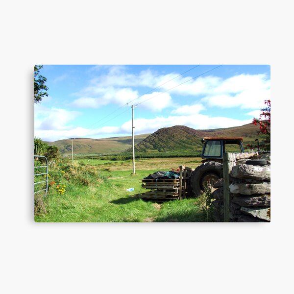 Aperçu de l'œuvre Rusted Tractor - Kerry, Ireland créée et vendue par CFoley.