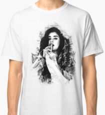 Camiseta clásica Lauren Jauregui logotipo blanco y negro