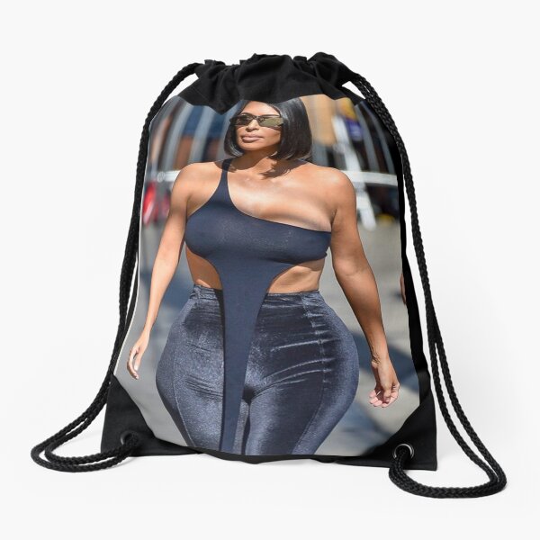 Vista previa del artículo con la obra «Kim Kardashian KKW 14», diseñado y vendido por scultura.