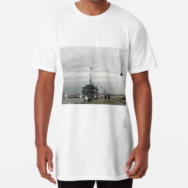 *HMAS Castlemaine Corvette WWll* Long T-Shirt