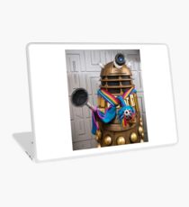 Gold Dalek wearing Jodie Whittaker's Scarf Laptop Skin