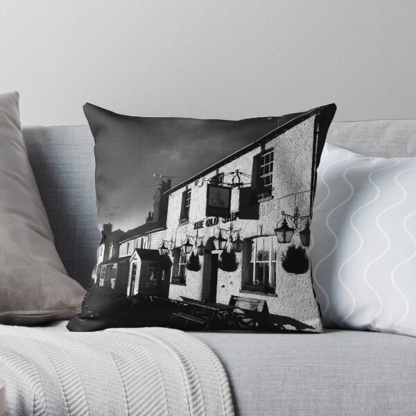 Old Ship Inn, Heybridge - Mono Throw Pillow