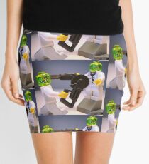 Doctor Toxic with Chainsaw, Custom Minifig Mini Skirt
