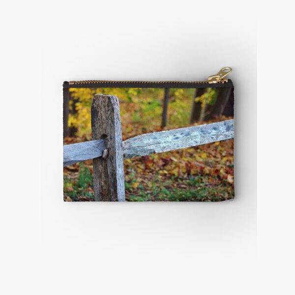 Aperçu de l'œuvre Fall Fence créée et vendue par Gilda Axelrod.