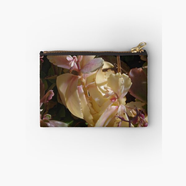 Item preview, Flat feature-less leaves Currie Wing Garden 20180917 3270 designed and sold by Fred Mitchell.