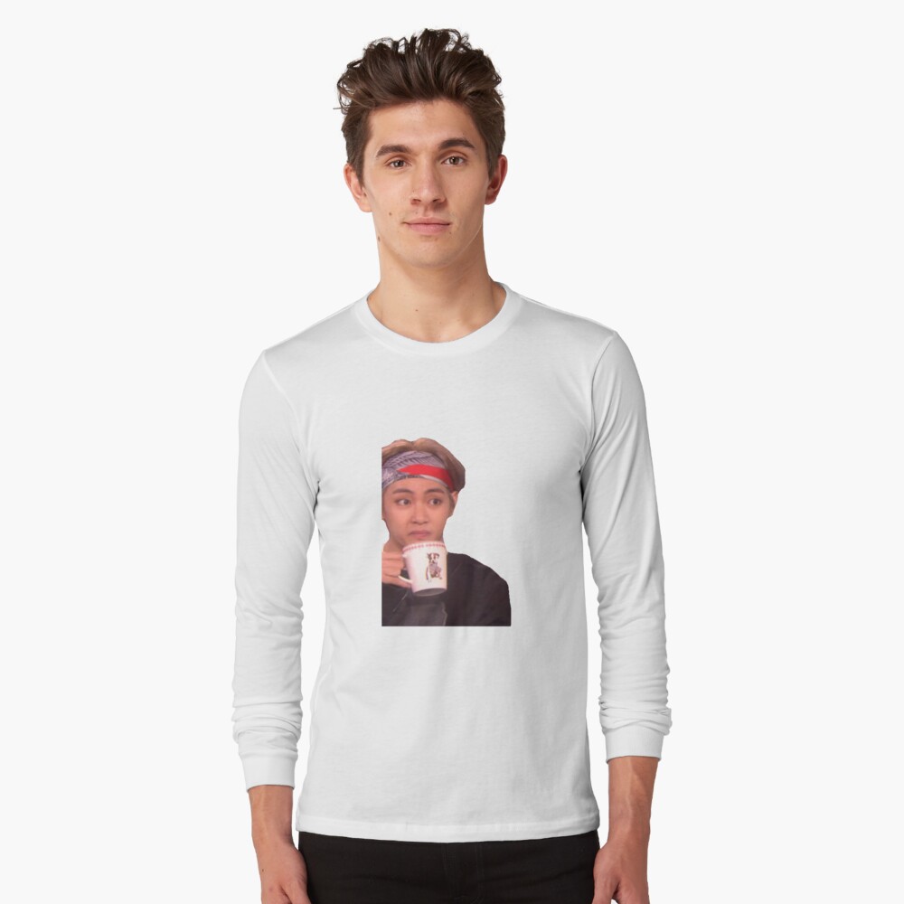 Artikel-Vorschau von Langarmshirt, designt und verkauft von hnguyen22.