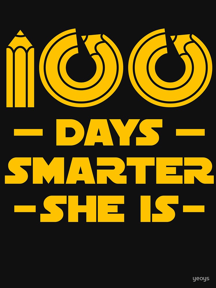 Thumbnail 7 von 7, Essential T-Shirt, 100 Days Smarter She Is - 100 Days Of School Gift designt und verkauft von yeoys.