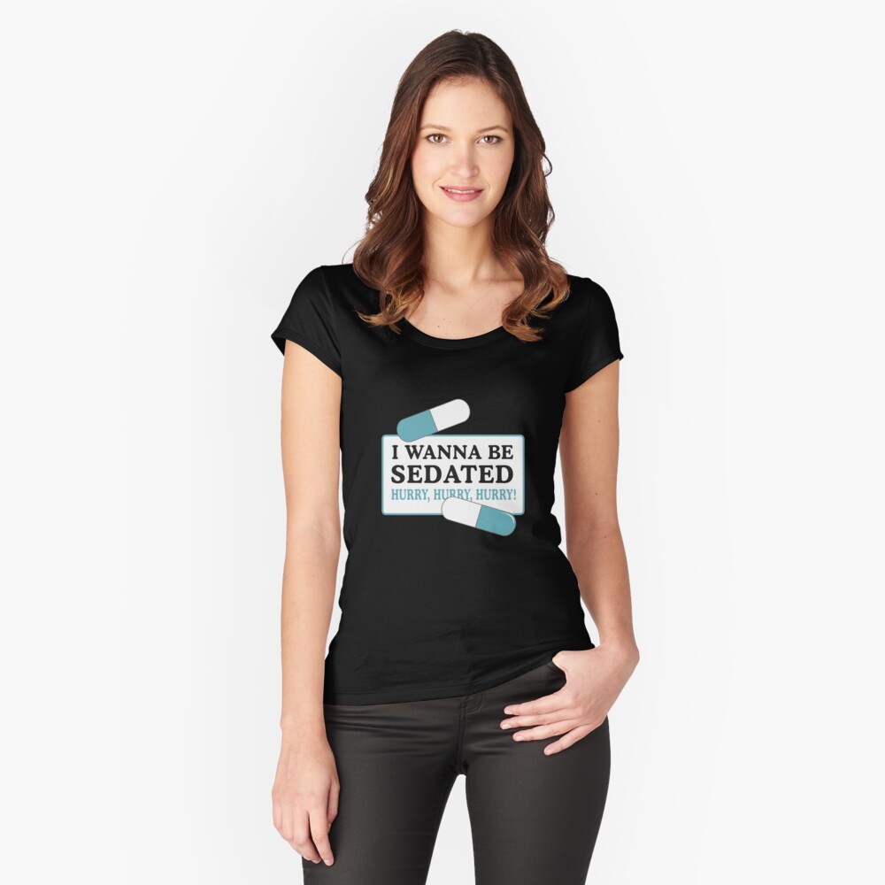 Aperçu de l'œuvre T-shirt échancré créée et vendue par Jeanne-LMBB.